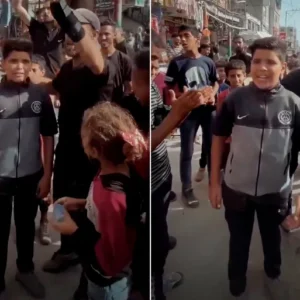 الطفل حسن عياد الذي أنشد لصمود غزة واستشهد كما غنى