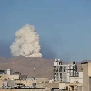 الجيش الإسرائيلي يعلن قصف مفاعل آراك وموقع في نطنز