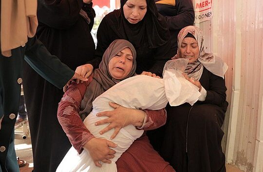 الحرب على غزة.. كمين مركب للقسام في خان يونس ومجازر الاحتلال مستمرة