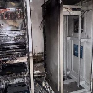 مستوطنون يحرقون موقعا أمنيا حساسا للجيش الإسرائيلي قرب رام الله