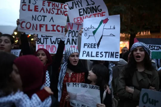صاحب فندق ببلغاريا: إلى الجحيم أيها الإسرائيليون تبا لكم!