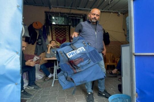 استشهاد 3 صحفيين وإصابة آخرين بغارة إسرائيلية على مستشفى بغزة