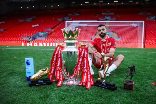 صلاح يواصل حصد الجوائز الفردية مع ليفربول