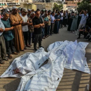93 شهيدا بغارات إسرائيلية على نقاط توزيع المساعدات في غزة