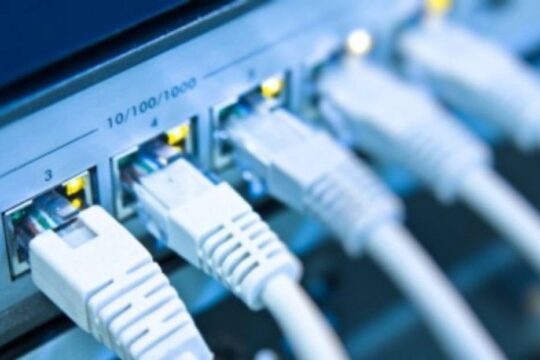 عودة خدمات الانترنت والاتصالات في قطاع غزة