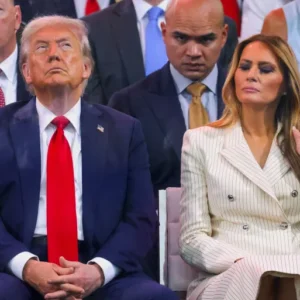ترامب يرأس عرضا عسكريا تاريخيا في واشنطن والمظاهرات تعم أميركا "لا للملك"