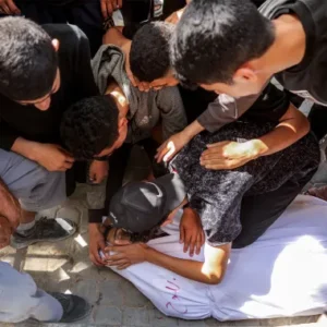 الحرب على غزة.. المقاومة تخوض مواجهات بالقطاع والغارات تخلف عشرات الشهداء