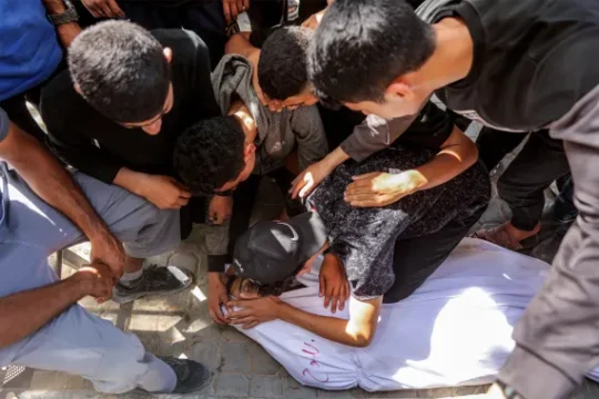 الحرب على غزة.. المقاومة تخوض مواجهات بالقطاع والغارات تخلف عشرات الشهداء