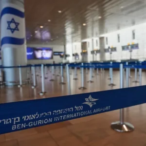 دول عديدة تسارع بإجلاء رعاياها من إيران وإسرائيل
