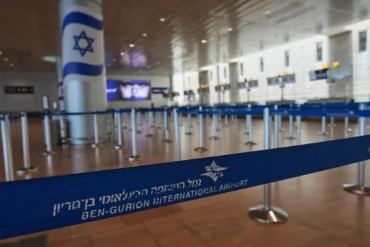 دول عديدة تسارع بإجلاء رعاياها من إيران وإسرائيل