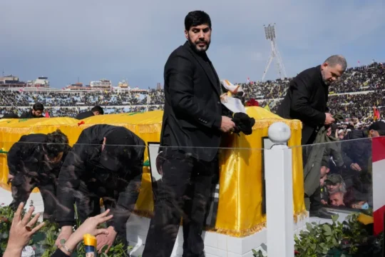 مقتل الحارس الشخصي لحسن نصر الله في ضربة إسرائيلية على إيران