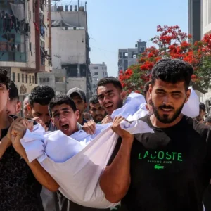 شهداء من ضحايا المساعدات في غزة وسوء التغذية يفتك بالأطفال