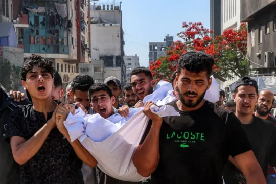 شهداء من ضحايا المساعدات في غزة وسوء التغذية يفتك بالأطفال