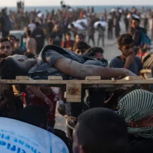 32 شهيدا في غزة منذ الفجر ومجزرة جديدة بحق الجوعى