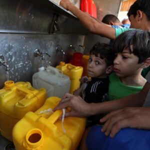 "الأونروا": الفلسطينيون في قطاع غزة مهددون بالموت عطشاً
