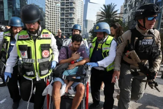 137 مصابا إسرائيليا في أكبر هجوم إيراني خلال 48 ساعة