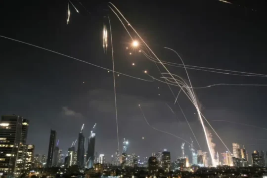 إيران تبدأ هجوما جديدا على إسرائيل