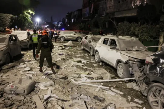 4 قتلى و240 مصابا ودمار كبير بضربات إيرانية نوعية على تل أبيب وحيفا