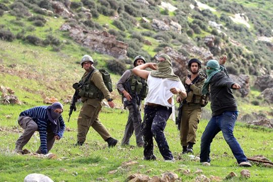 إصابة 3 مواطنين برصاص مستوطنين في القدس