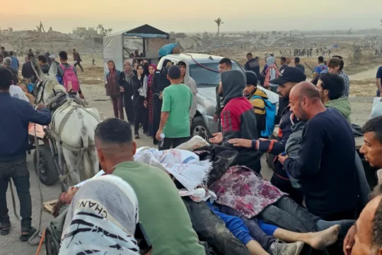 مراكز المساعدات بغزة تتحول "لفخ للقتل الجماعي" وأداة للتهجير
