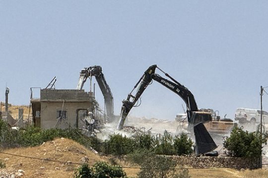الاحتلال يهدم منازل ومنشآت في رام الله ونابلس والقدس في تصعيد لسياسة التهجير