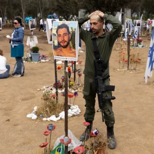 جيش الاحتلال يعاني بسبب المقاومة في قطاع غزة (غيتي)
