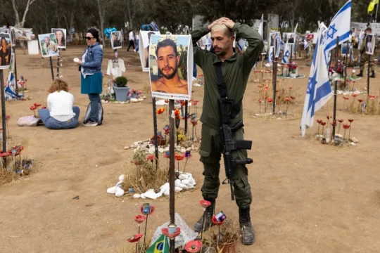 جيش الاحتلال يعاني بسبب المقاومة في قطاع غزة (غيتي)
