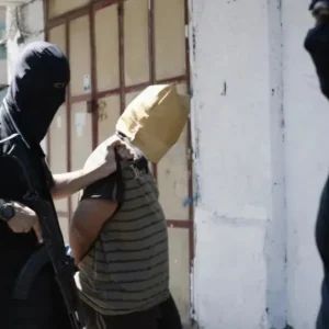 منصة تابعة لحماس تعلن عن إعدام 12 شخصًا بتهمة "العمالة والسطو المسلح" على المساعدات