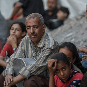 إسرائيل تمهد لاحتجاز جماعي وتهجير قسري للفلسطينيين في رفح