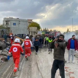 12 قتيلا بينهم نازحون سوريون في غارات إسرائيلية على شرق لبنان