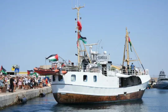 ناشطو "حنظلة" يضربون عن الطعام ويرفضون التوقيع للإفراج عنهم