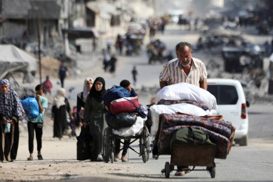 جيش الاحتلال يصدر أوامر إخلاء جديدة لسكان جنوب غرب دير البلح