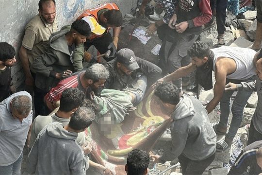 الحرب على غزة مباشر.. عشرات الشهداء بمجازر جديدة وعائلات الأسرى تطالب باتفاق