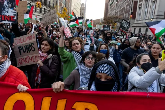 أسوشيتد برس: طلاب وأساتذة يقاضون إدارة ترامب بسبب ملاحقتها لمؤيدي فلسطين
