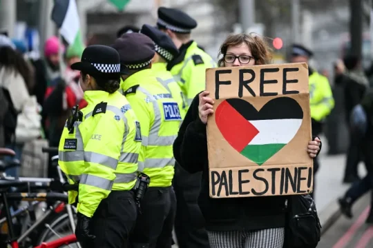خبراء أمميون يدعون بريطانيا لعدم وصم مجموعة العمل من أجل فلسطين بـ"الإرهاب"