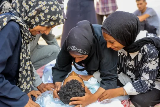 92 شهيدا والاحتلال يعرض خطة للسيطرة على كامل قطاع غزة