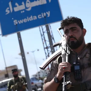 اتفاق لوقف إطلاق النار بالسويداء ونتنياهو يأمر بمهاجمة الجيش السوري