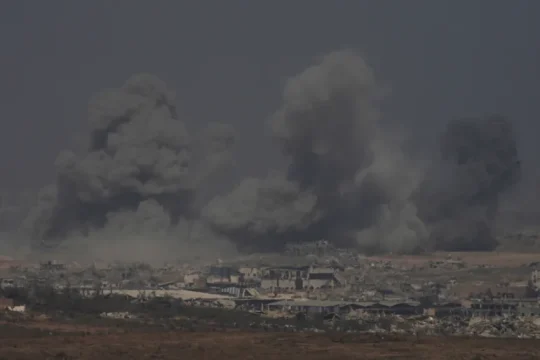غارات إسرائيلية مكثفة على غزة واستشهاد أكثر من 25 فلسطينيا منذ منتصف الليل