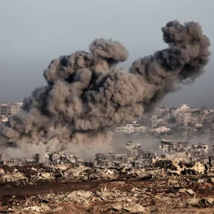 30 شهيدا بنيران قوات الاحتلال في غزة منذ فجر اليوم والتجويع على أشده