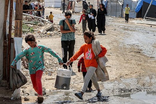غزة: ارتفاع حالات الإصابة بالحمّى الشوكية