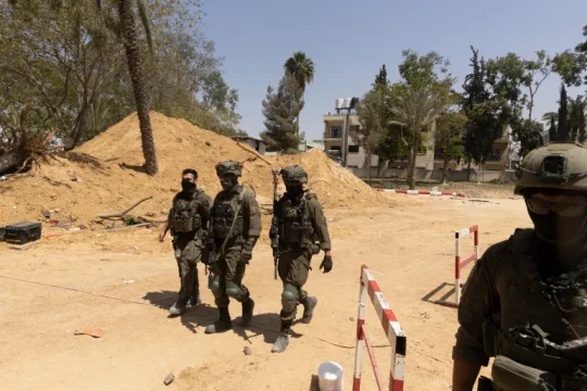 مجلة أميركية: العنف بغزة ليس حربا بل تطهير عرقي تمهيدا لطرد السكان