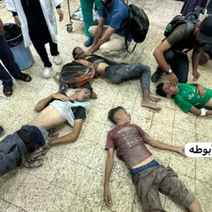 حرب غزة: استشهاد 21 فلسطينيًا اختناقًا أمام أحد مراكز المساعدات