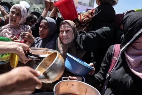الجوع يفتك بسكان غزة وشهادات ميدانية تُدمي القلب وتبكي العين