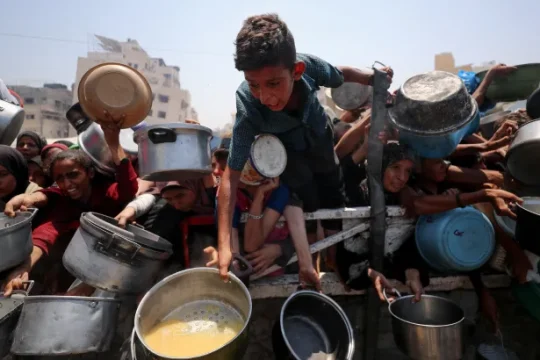 صحف عالمية: فشل إستراتيجية إسرائيل بغزة وإنكار دنيء للمجاعة