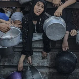 الإعلام الحكومي في غزة: نحن على أعتاب مرحلة الموت الجماعي