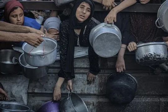 الإعلام الحكومي في غزة: نحن على أعتاب مرحلة الموت الجماعي