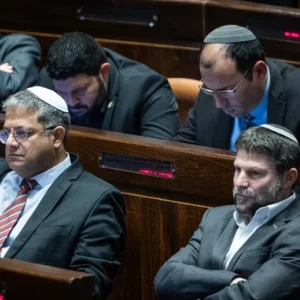 بن غفير يدعو سموتريتش لعرقلة اتفاق محتمل مع حماس