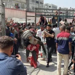 حرب غزة: 60 شهيدًا ومئات المصابين.. وارتفاع ضحايا التجويع إلى263