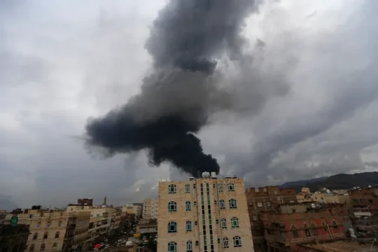 14 مقاتلة إسرائيلية تقصف صنعاء بـ40 صاروخا