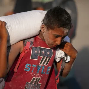مصادر أممية: إسرائيل قتلت في يومين 105 من الباحثين عن المساعدات بغزة